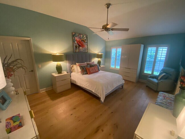 Building Photo - Exquisite - Turnkey, 3 + 2 + Office ANNUAL...