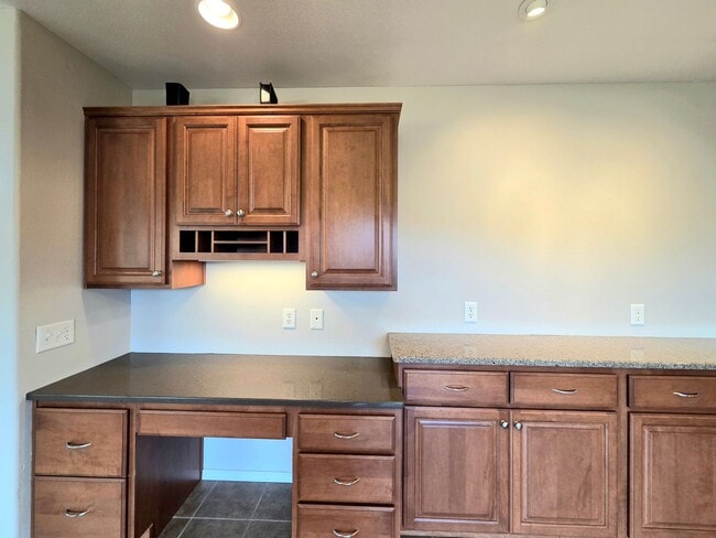 Building Photo - Grandiose Home on 1 Acre -- in East Wenatchee for Rent!!