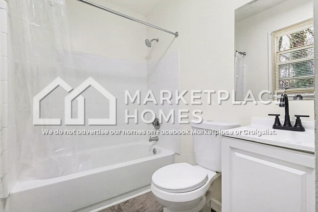 Building Photo - 2996 Palm Dr