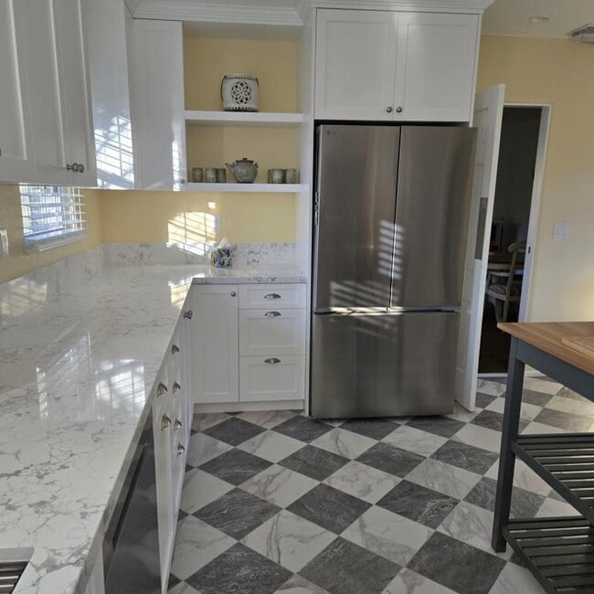 Building Photo - 901 A Ave