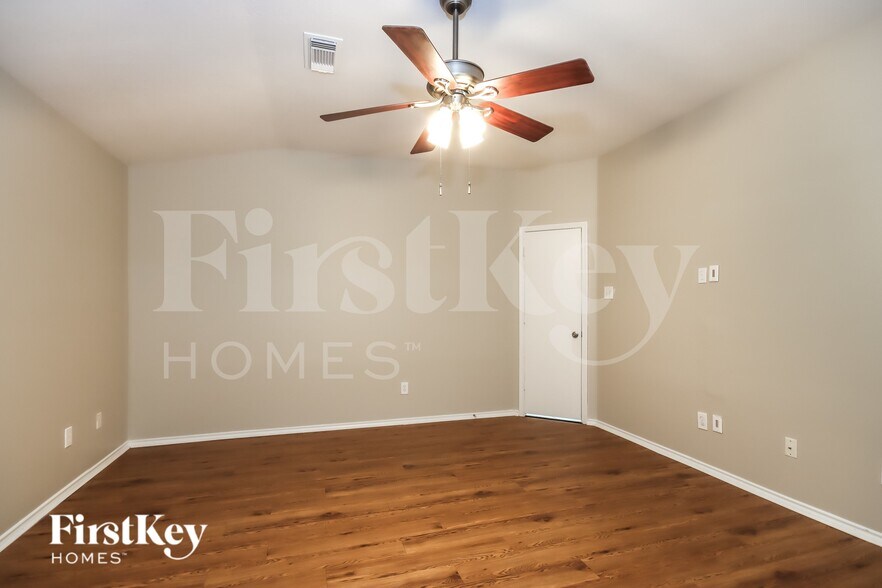 Building Photo - 17903 Seco Creek Ln