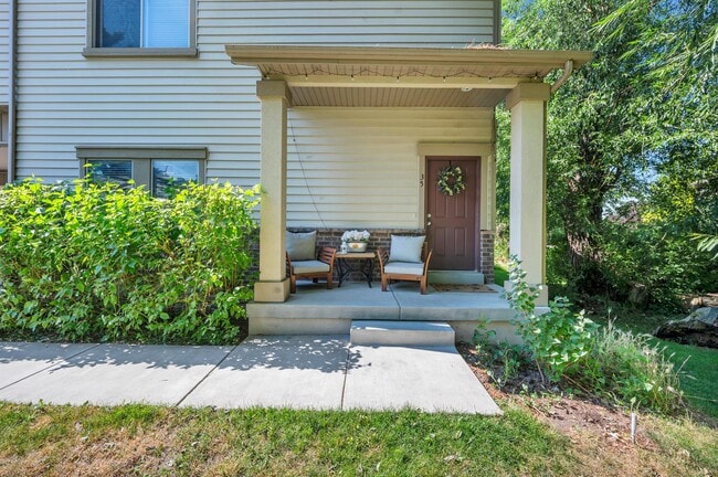 Building Photo - 35 E 150 N