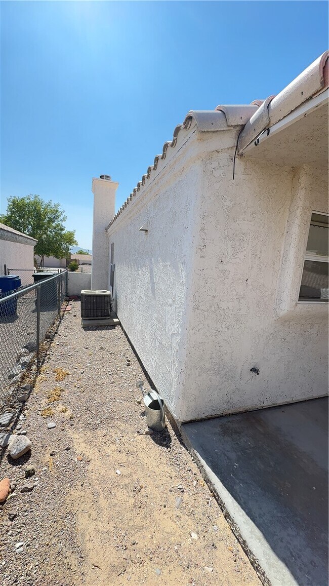 Building Photo - 3434 Mineral Park Dr