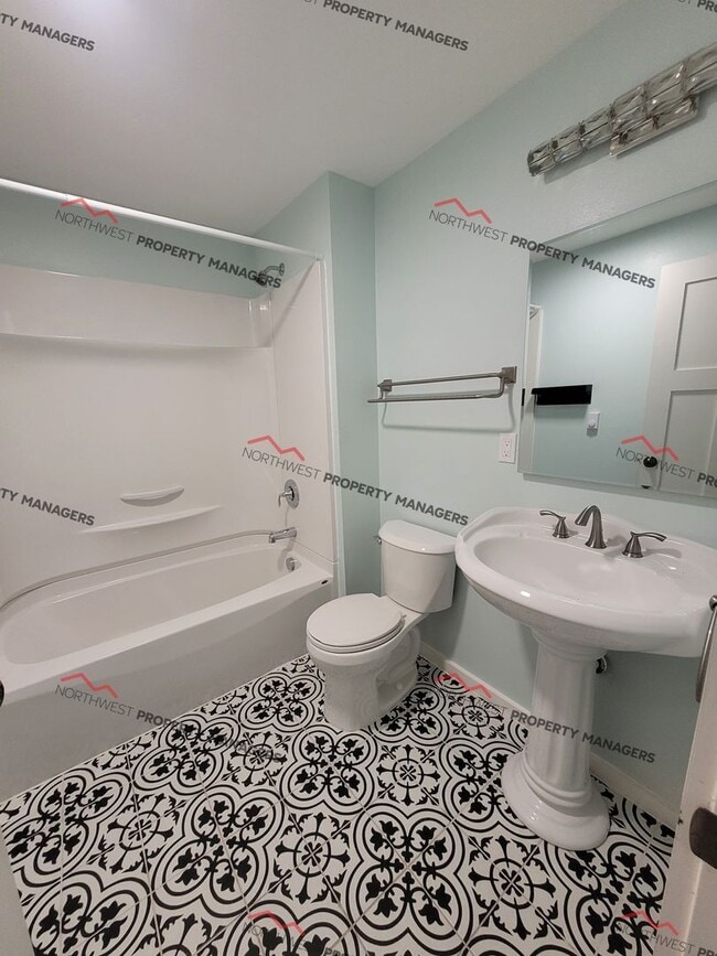 Building Photo - STATUS: AVAILABLE | R290C | $1200 + $250 F...