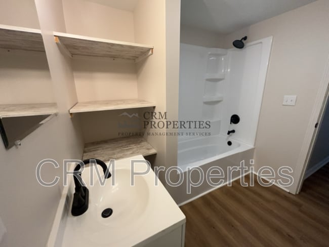 Building Photo - 1329 N Wabash Ave