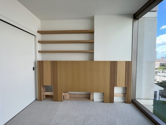 Building Photo - SKY ALA MOANA ONE BEDROOM AVAILABLE NOW