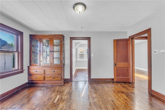 Building Photo - 4453 W 48th St