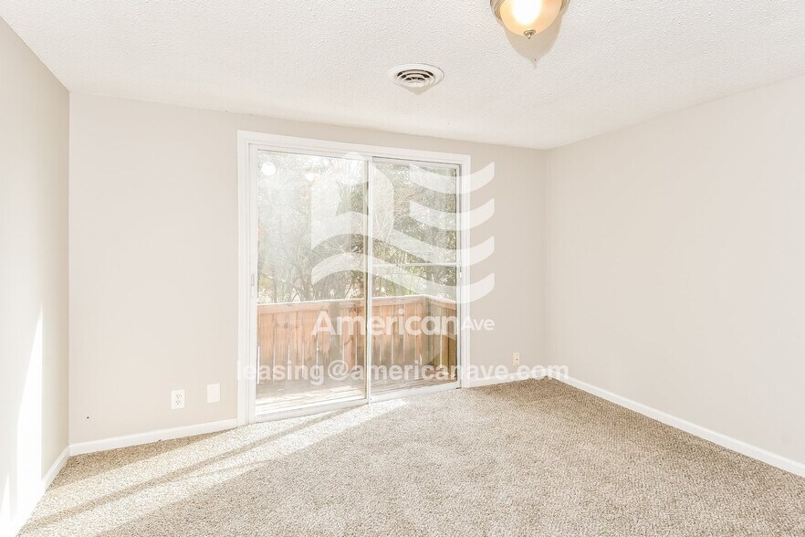 Building Photo - 100 Clearview Dr
