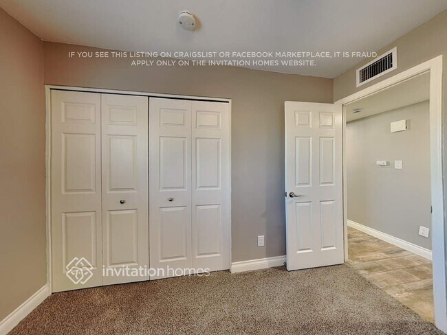 Building Photo - 1335 E Hermosa Dr