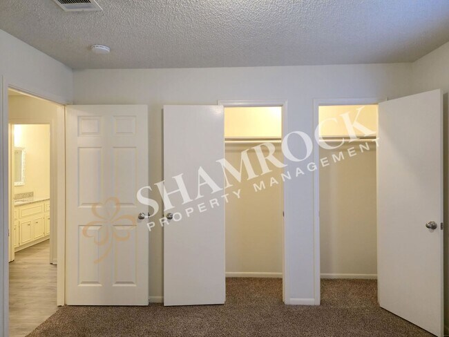 Building Photo - 3/2 Duplex in Waco ISD!