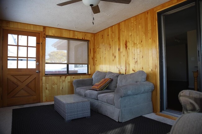 Building Photo - 1551 E Costilla Ave