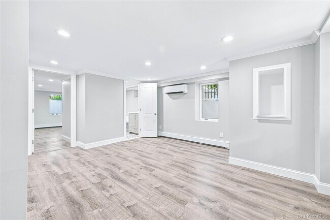 Building Photo - 131 N Coleman Rd
