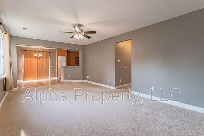 Building Photo - 135 Raven Hill Way