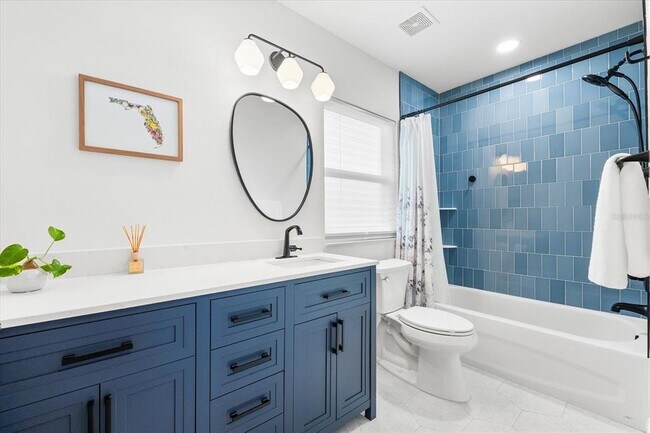 Building Photo - 8848 Sunlit Cove Dr NE
