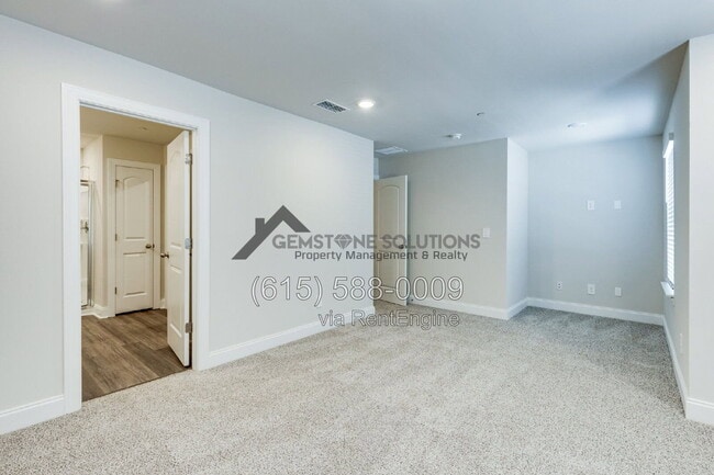 Building Photo - 204 Douglas Bend Rd