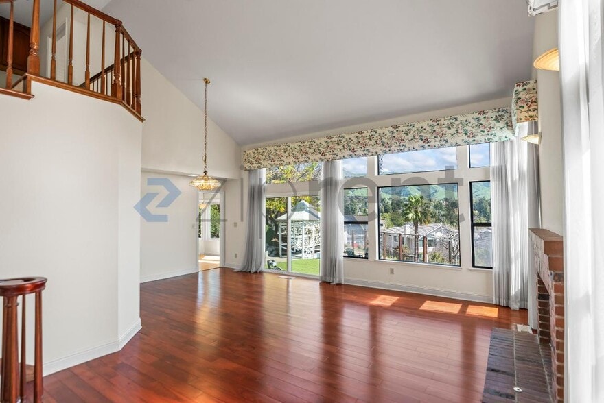 Building Photo - 2030 Laurel Canyon Ct