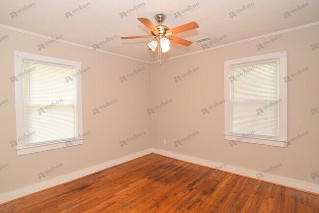 Building Photo - $1,200 - 2 bed/1 bath home for lease!, TOT...