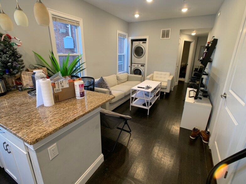 Building Photo - 43 Saint Paul St