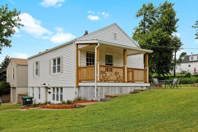 Primary Photo - 3BR Aksarben- walking distance UNO, Availa...