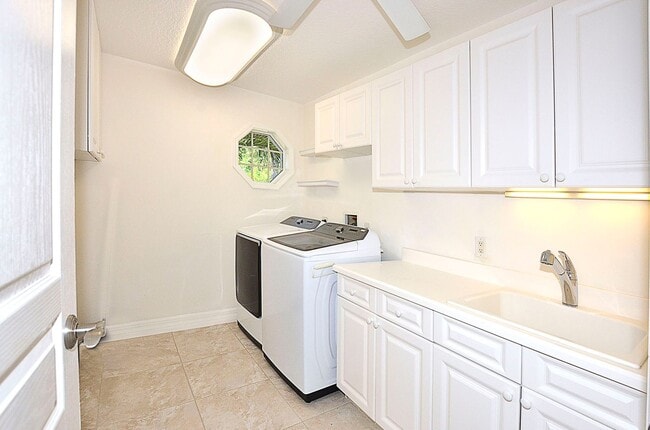 Building Photo - Vero Beach Rentals. Vero Beach Rent, LLC and Property Management Company