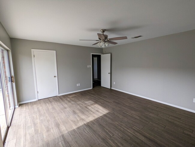 Building Photo - Newly Remodeled South Bossier 4/2 Home