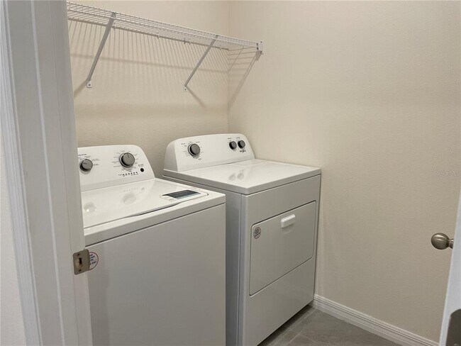 Building Photo - 5535 Hollingworth Trl