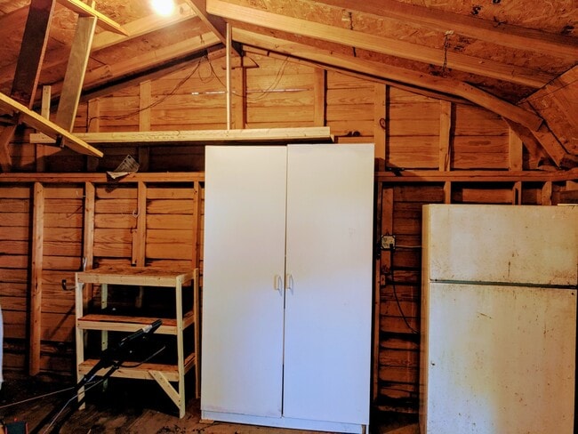 Building Photo - Spacious 3bdrm/2bth Home Located in a Well Established Neighborhood in Richmond's West End  Conve...