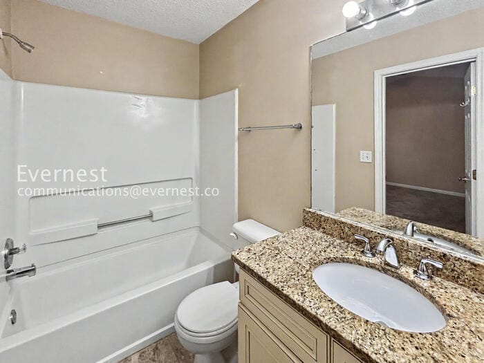 Building Photo - 54 Highoak Dr