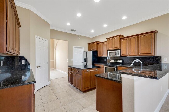 Building Photo - 6743 Hillis Dr