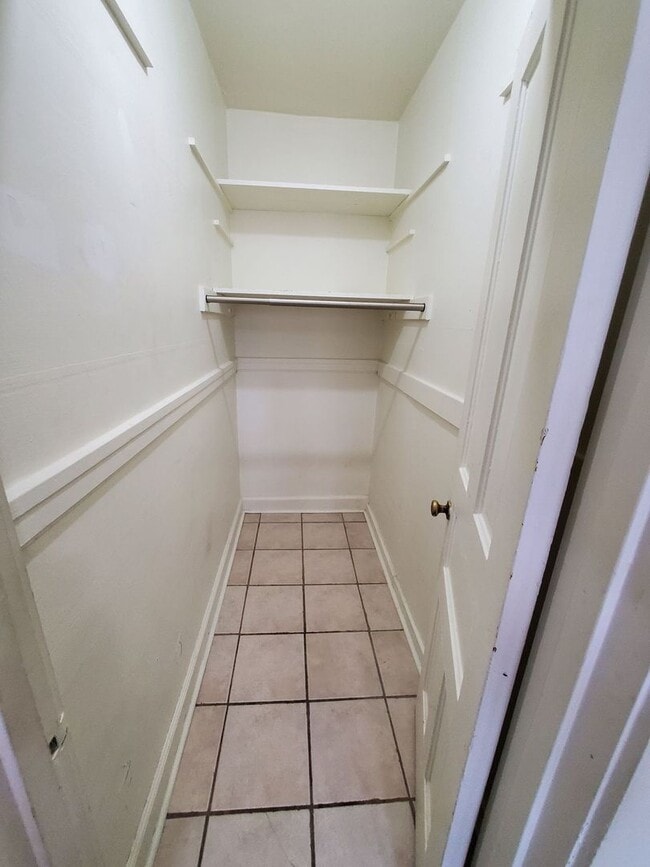 Interior Photo - 316 - 320 Maple Ave 6 Unit