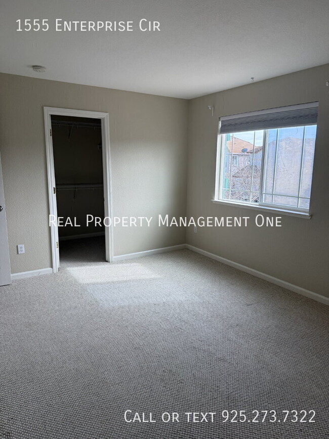 Building Photo - 1555 Enterprise Cir