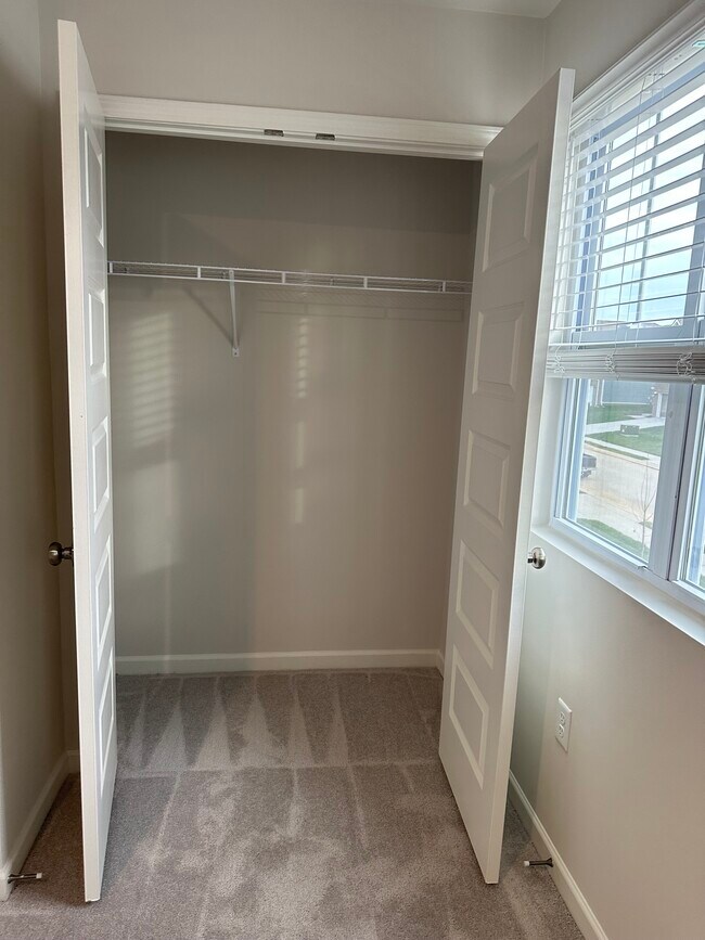 Building Photo - 2252 Robert Gwynne Dr