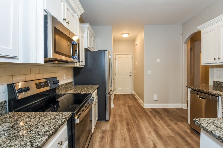 Building Photo - 1521 Lily Valley Dr