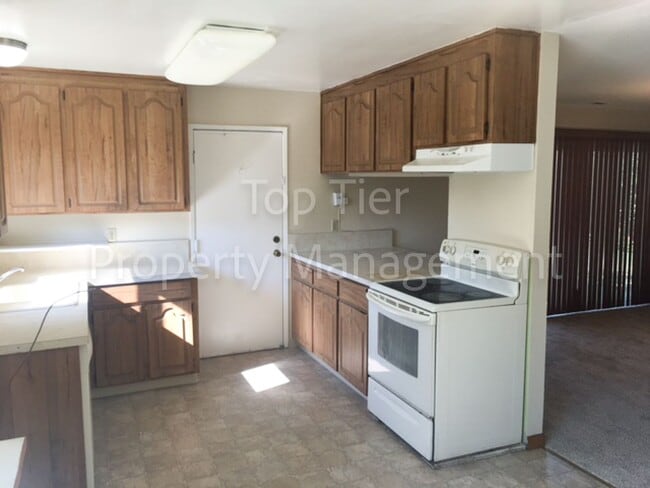 Building Photo - Very nice 3 Bd/2 Ba, 1388 sf single-family house in Concord available Now for Lease!