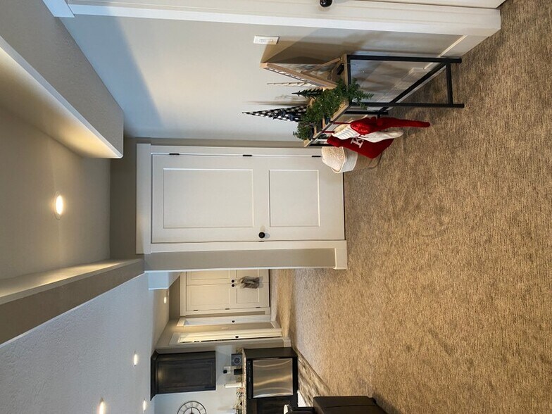 Building Photo - 1226 W 700 S