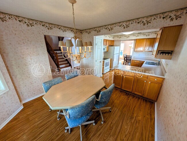 Building Photo - Avon Home with Vaulted Ceilings, Gas Firep...