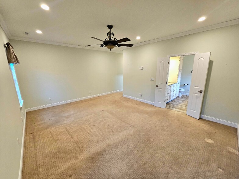 Building Photo - 261 Wrenwood Ct