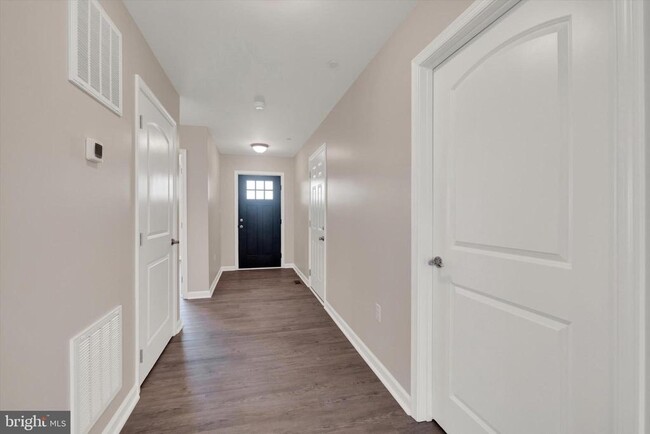 Building Photo - 13918 Patriot Way