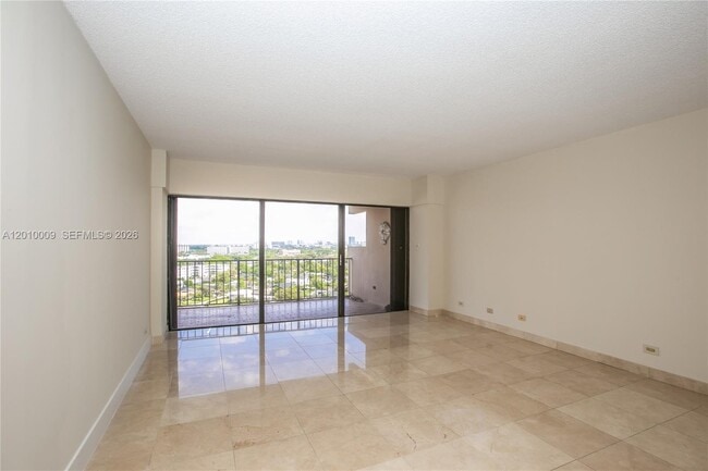 Building Photo - 1800 NE 114th St