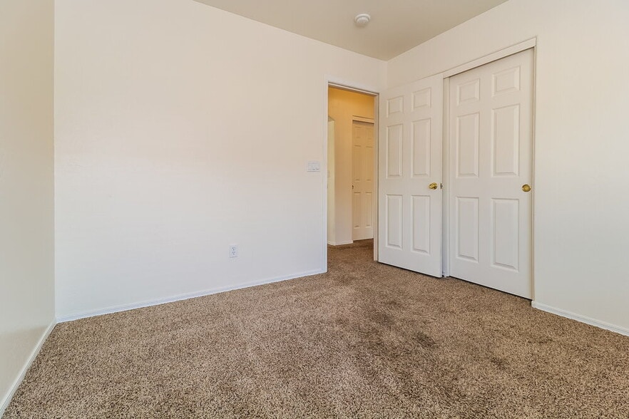 Building Photo - 22332 W Lasso Ln