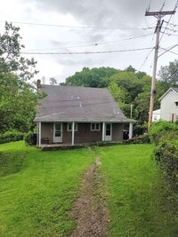 Building Photo - *Recently Updated 2BD/1.5BA Duplex Availab...