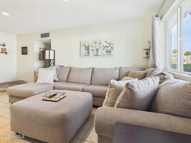 Building Photo - 3223 W Joan De Arc Ave