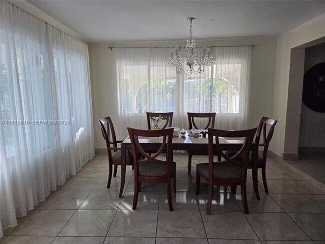 Building Photo - 301 SW 5th St