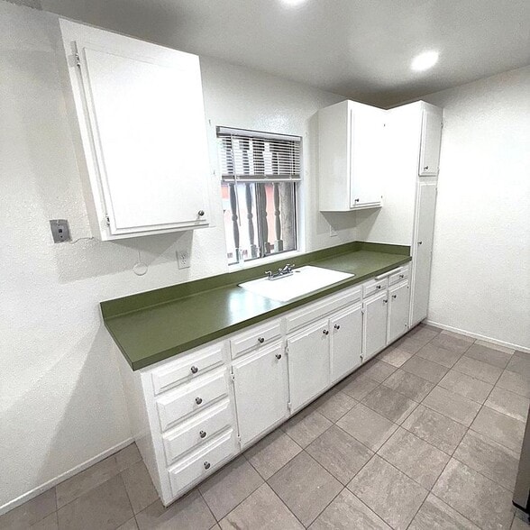 Building Photo - 420 E Blueridge Ave