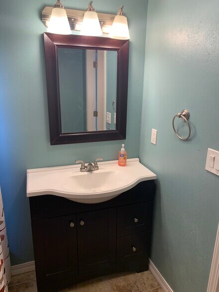Cute Bathroom with Tiled Shower - 231 S Water St