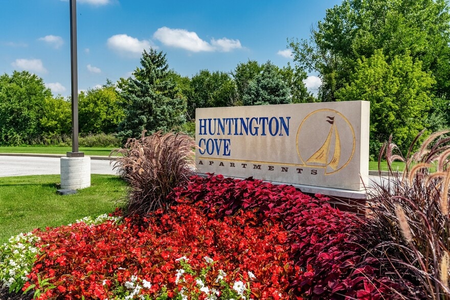 Primary Photo - Huntington Cove Apartments