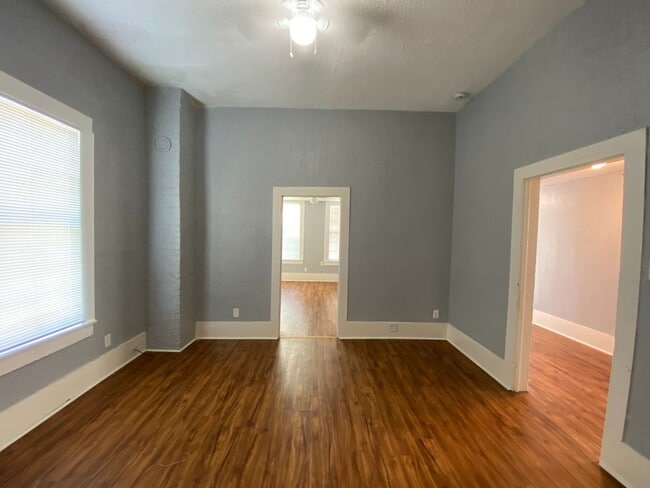 Building Photo - 3114 Avenue M 1/2