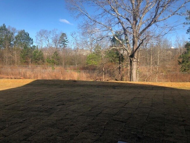 Building Photo - 221 Winterset Cir