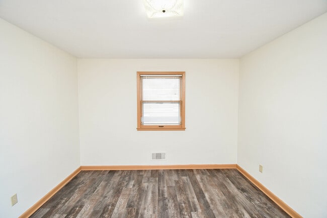 Building Photo - 2204 S Jefferson Ave