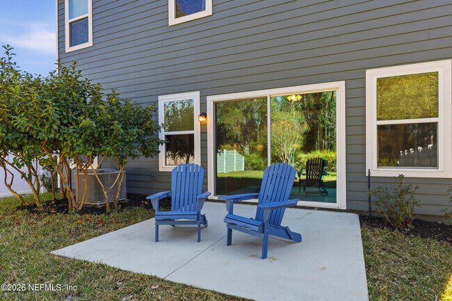 Building Photo - 184 Dahlia Falls Dr